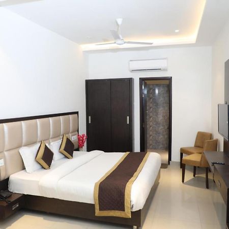 אמריצר Hotel Avi Inn מראה חיצוני תמונה