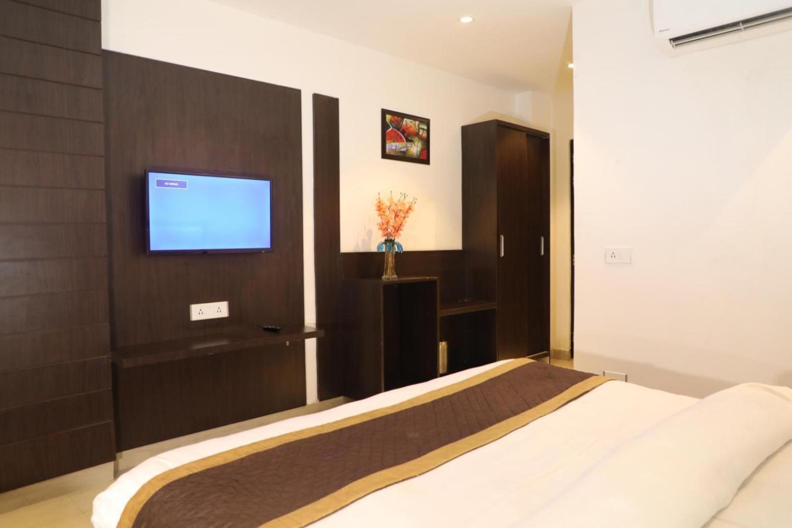 אמריצר Hotel Avi Inn מראה חיצוני תמונה