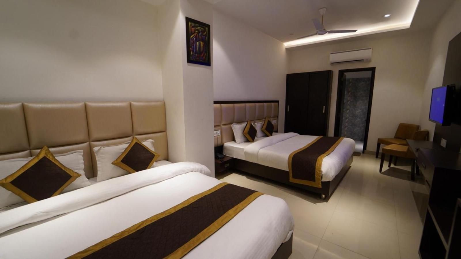 אמריצר Hotel Avi Inn מראה חיצוני תמונה